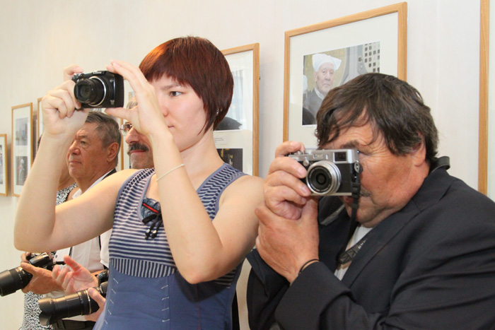 В Северске открылась фотовыставка «СХК в лицах»