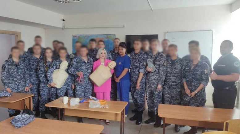 Сотрудники СибФНКЦ обучили военнослужащих навыкам оказания первой помощи