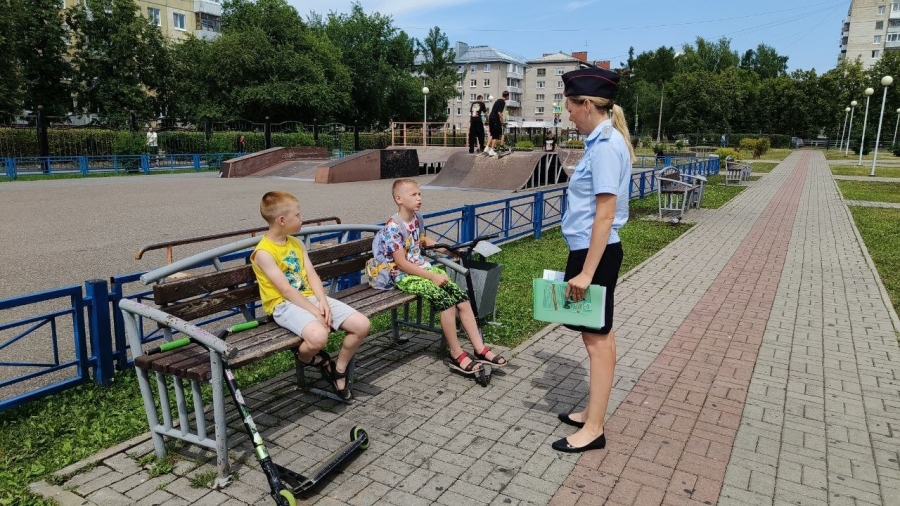 В скейт-парке подросткам напомнили о важных правилах безопасности В скейт-парке подросткам напомнили о важных правилах безопасности