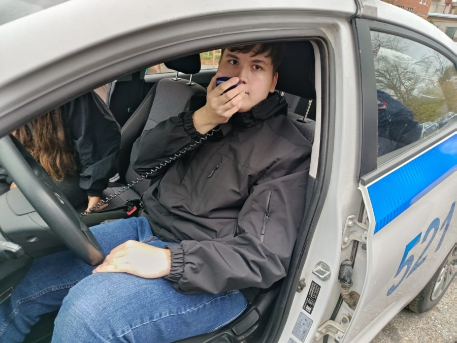 Сотрудники ГИБДД провели экскурсию для студентов промышленного колледжа Сотрудники ГИБДД провели экскурсию для студентов промышленного колледжа