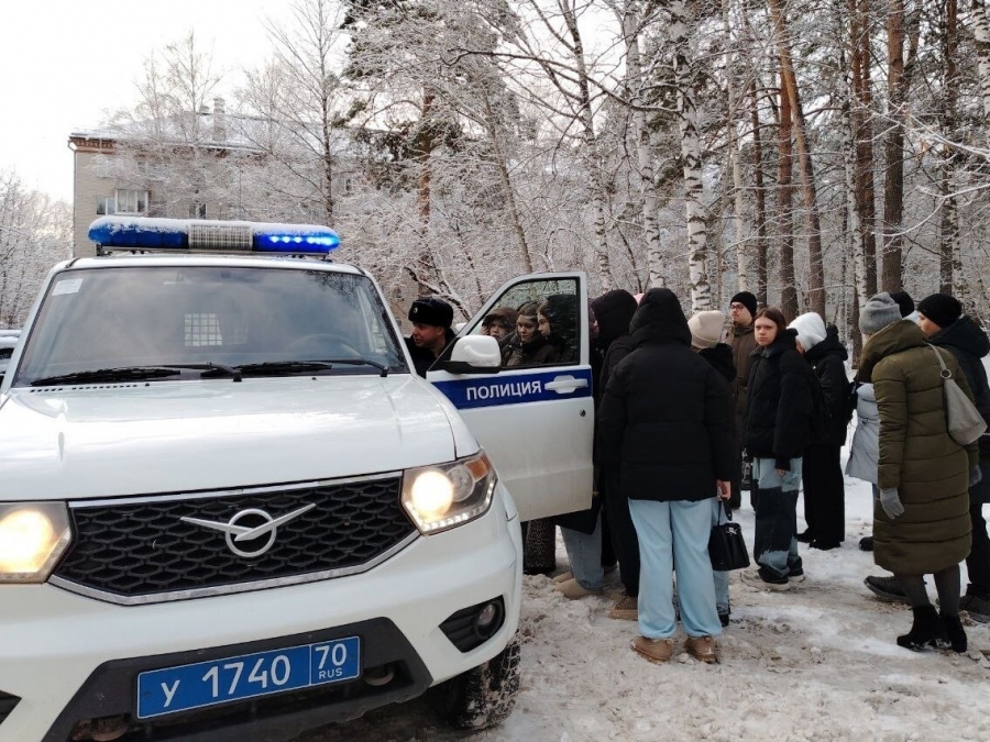 Для студентов СПК было проведено познавательное мероприятие сотрудниками полиции Для студентов СПК было проведено познавательное мероприятие сотрудниками полиции