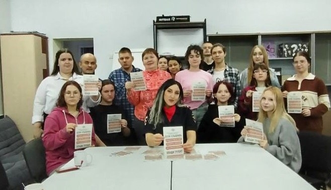 В Северске прошел «круглый стол» с воспитанниками ДЮОО «Лоза» и СГОО КМИ «Ровесники» В Северске прошел «круглый стол» с воспитанниками ДЮОО «Лоза» и СГОО КМИ «Ровесники»