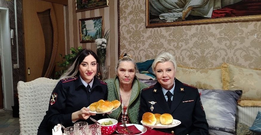 В преддверии дня Защитника Отечества сотрудники полиции навестили ветеранов органов внутренних дел В преддверии дня Защитника Отечества сотрудники полиции навестили ветеранов органов внутренних дел