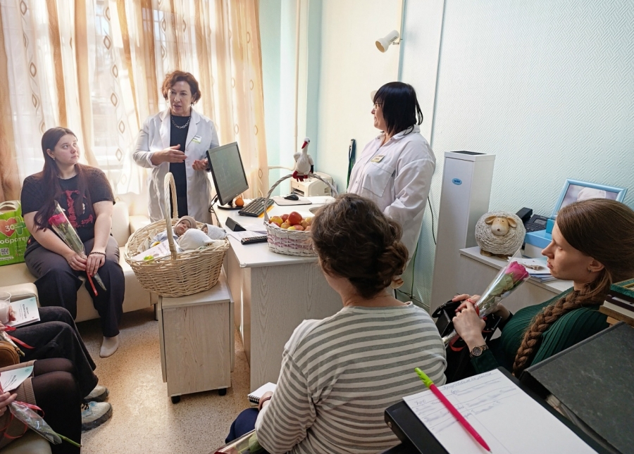 В женской консультации СибФНКЦ отметили день беременных В женской консультации СибФНКЦ отметили день беременных